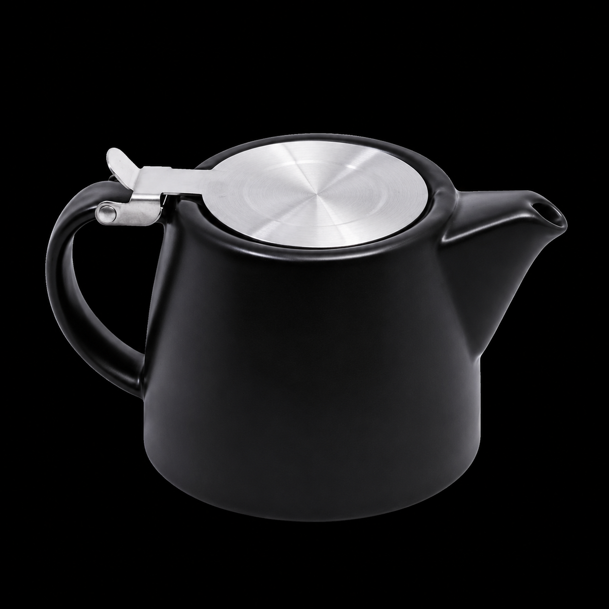 teapot with infuser